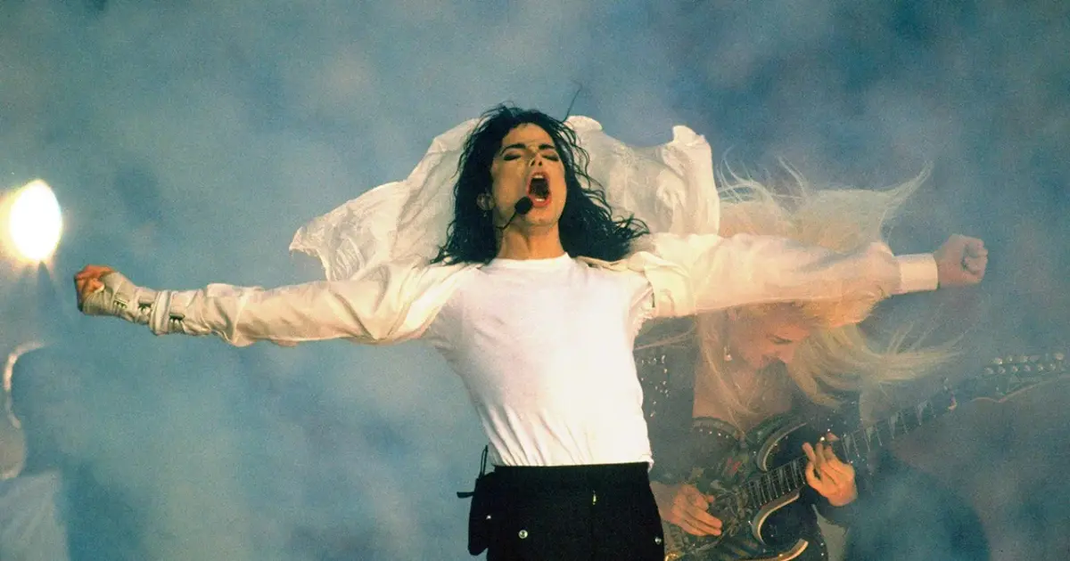 Jaafar Jackson surge como Michael Jackson em 1° foto de cinebiografia!