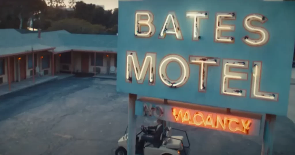 Bates Motel aparece no trailer de MaXXXine, confira - cabanageek