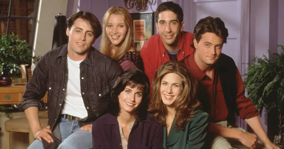 Friends completa 30 anos e os looks icônicos inspiram os fãs até hoje