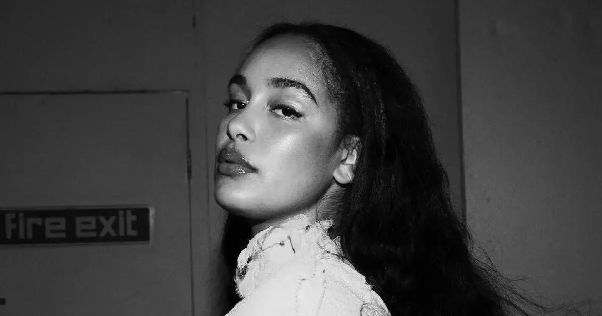 Jorja Smith adia vinda ao Brasil para 2026