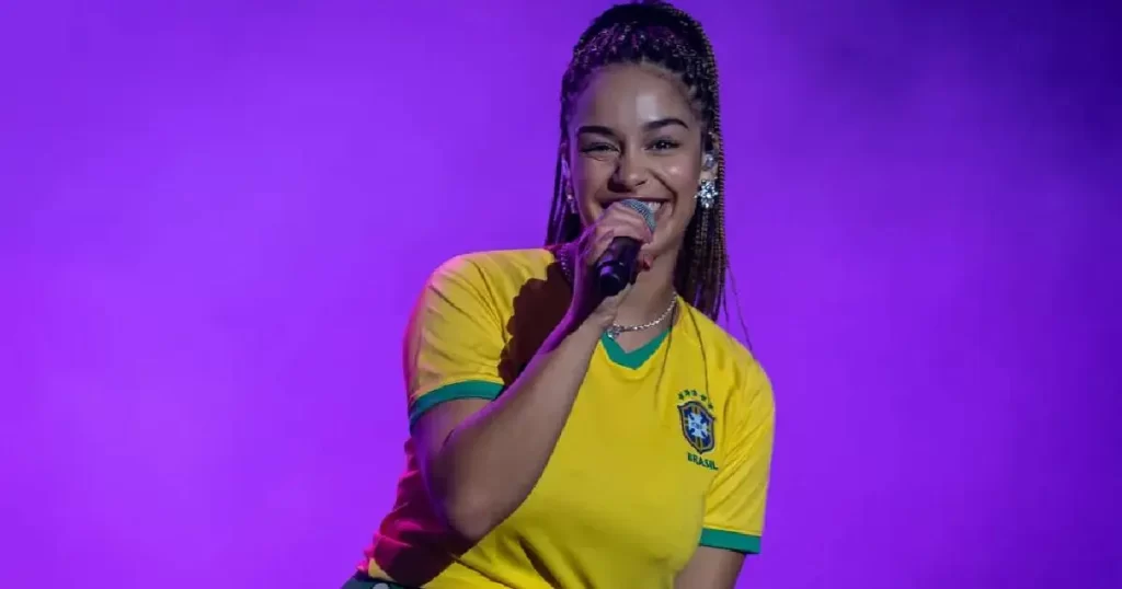 Jorja-Smith-adia-vinda-ao-Brasil-para-2026-cabanageek