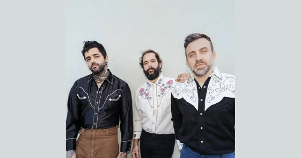 Fresno lança novo disco Fresno – Ao Vivo No Rio