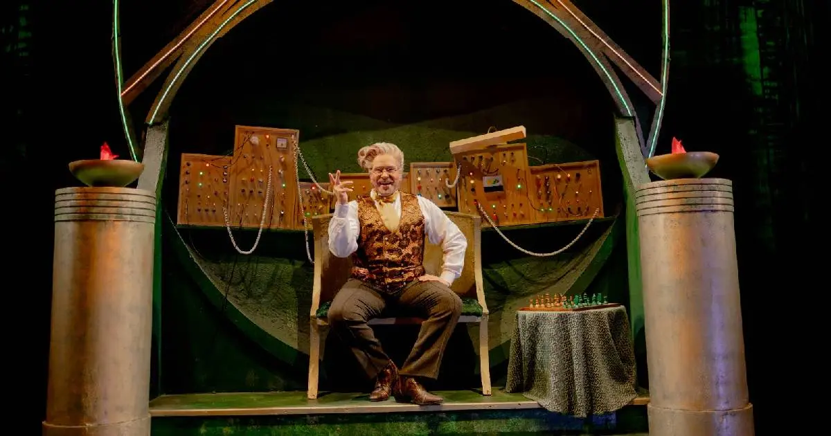 Tiago Abravanel será o Mágico de Oz em Wicked