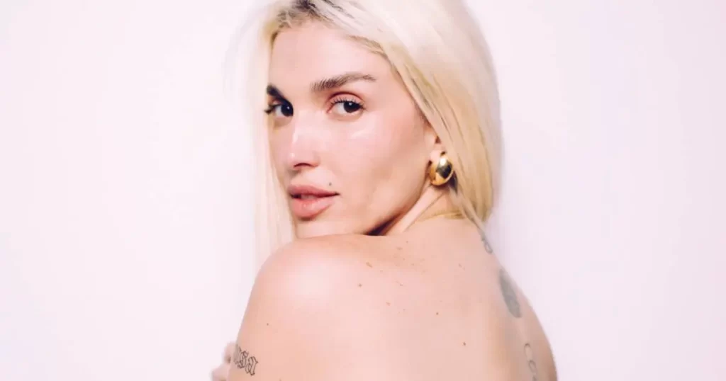 Elena Rose disputa categoria no Latin Grammy 2025. - Cabana Geek