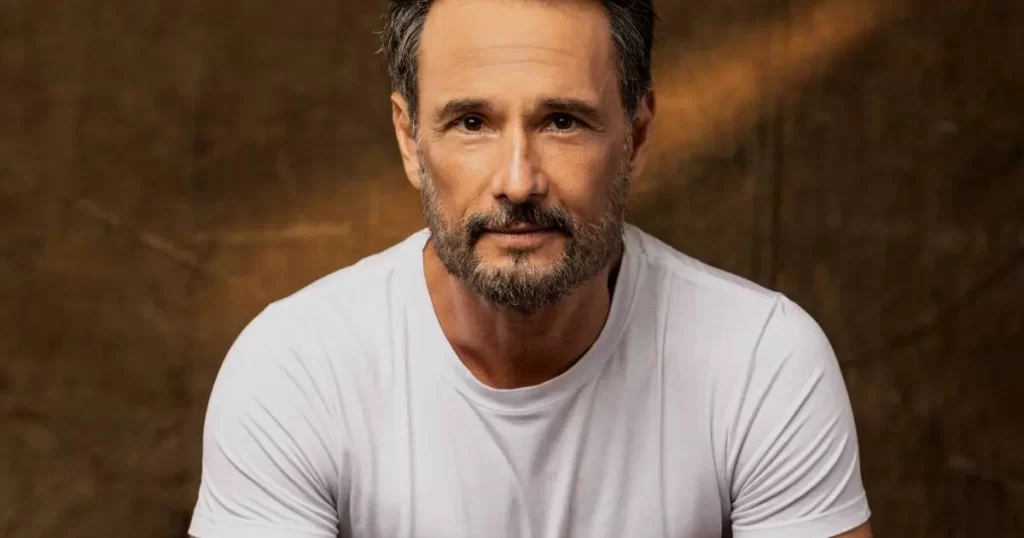 Rodrigo Santoro esteve presente na CCXP25. - Cabana Geek