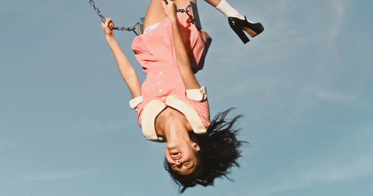 “drop dead” de Olivia Rodrigo ganha versão acústica!