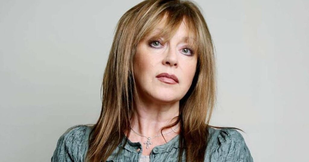 Lesley-Ann-Jones-cancela-atividades-na-Bienal-do-Livro-de-SP-cabanageek
